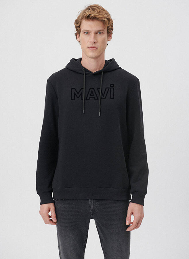 Mavi kapüşonlu siyah erkek sweatshirt - 3