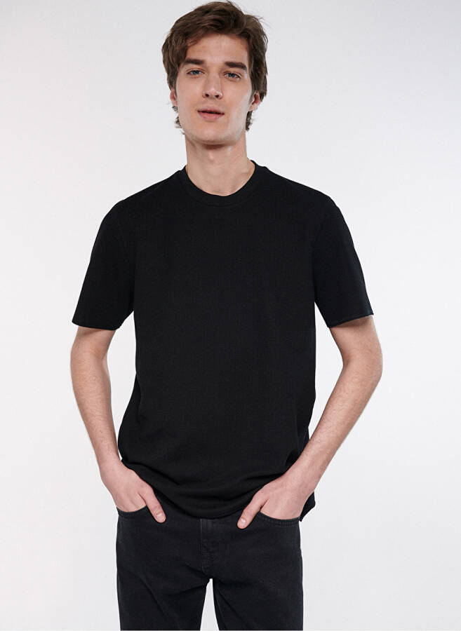 Mavi M0610277-900 Crew Neck Regular Fit Plain Black Men's T-Shirt - 1