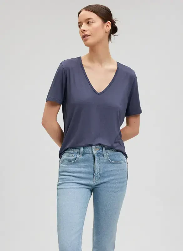 Mavi V Yaka Gri Kadın T-Shirt M1612381-87111-V YAKA BASIC - Mavi