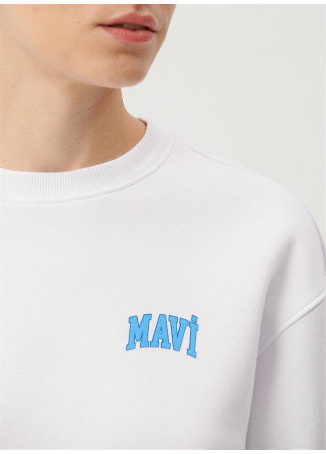 Mavi Yuvarlak Yaka Beyaz Kadın Sweatshırt M1611601-620 LOGO KISA SWEATSHIRT B - 12