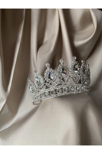 Maxsus dizayndagi kristall toshlar bilan bezatilgan Qirolicha modeli kelin soch toji - HEDEF BIJUTERI (1)
