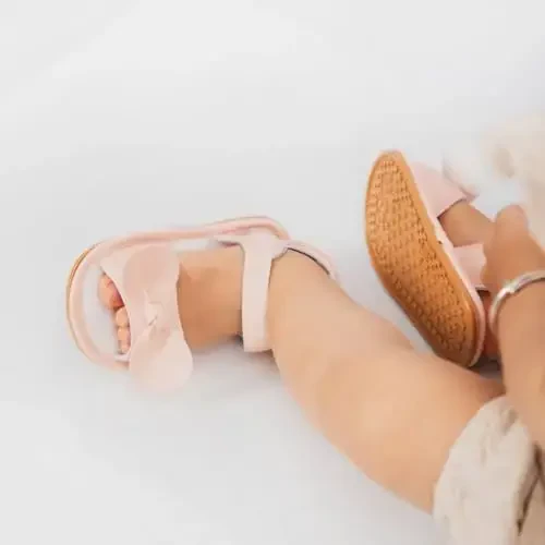 Meckior Baby Toddler Infant Qizlar PU Charm teri Yumshoq Ochiq Barmoqli Yozgi Sandallar Gul Princess Yassi Poyabzal - 3