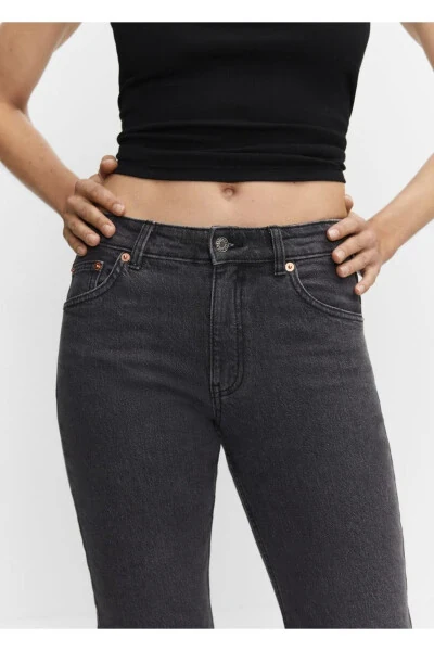 Medium Comfort Straight Cut Jean - 7