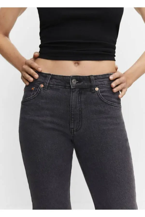 Medium Comfort Straight Cut Jean - 7