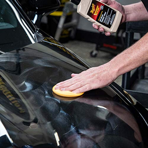 Meguiar's Professional Hi-Tech Sari Mum M2616 - Chukur porloq va yorqinlik uchun sari karnauba mum aralashmasi, uzoq muddatli himoya, professional natijalar bilan oson qo'llash, 16 Oz - 1