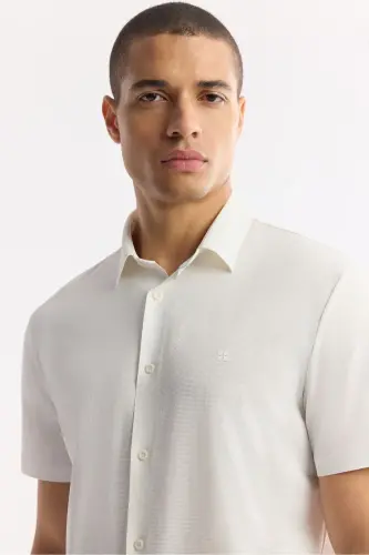 Men White Classic Collar Technical Fabric Knitted Short Sleeve - AVVA (1)