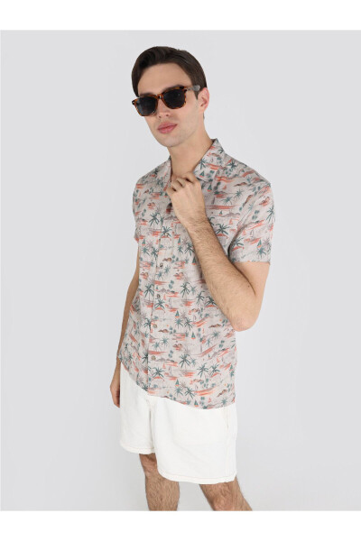 Men's beige short-sleeved, printed, regular fit shirt. - 1