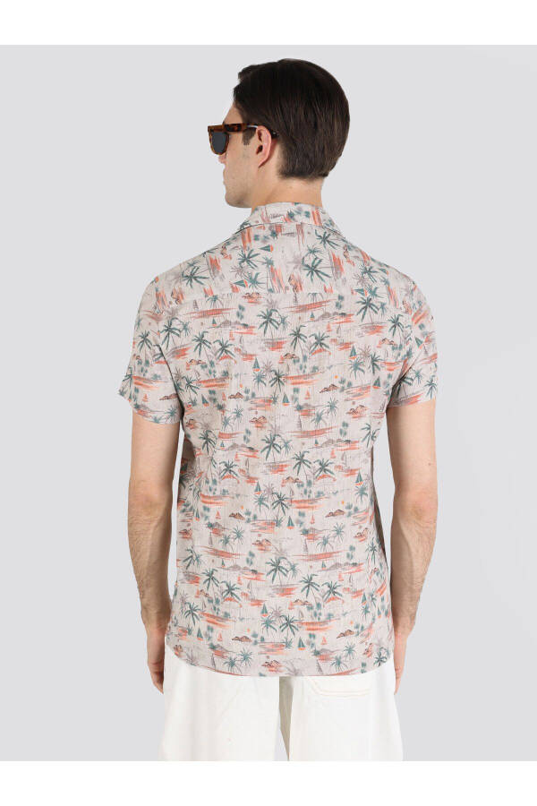 Men's beige short-sleeved, printed, regular fit shirt. - 2