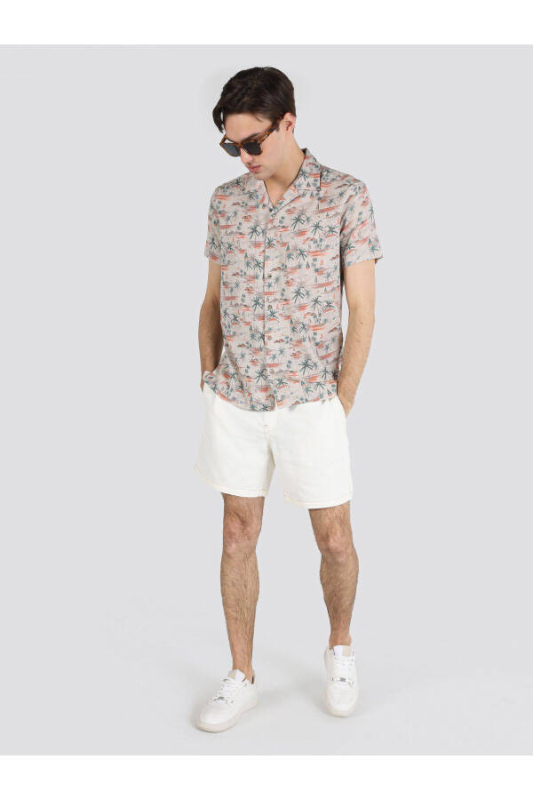 Men's beige short-sleeved, printed, regular fit shirt. - 4