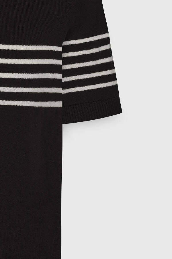 Men's Black and White Standard Fit Regular Fit 100% Cotton Striped Crew Neck Knitted T-Shirt - 8