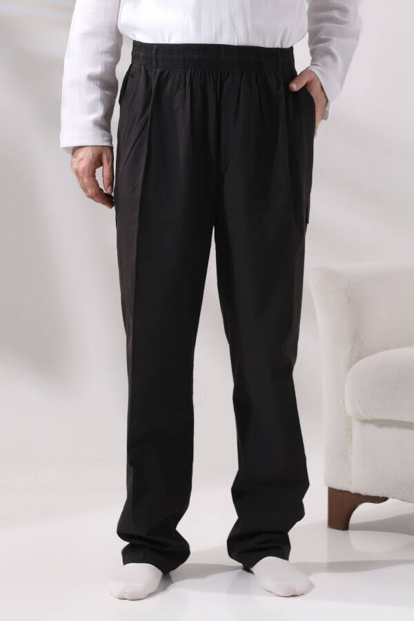 Men's Black Cargo Pants with Side Pockets, Elastic Waistband, and Relaxed Fit - 3