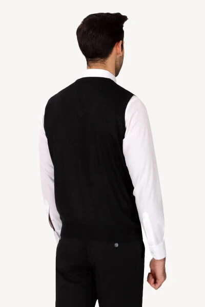 Men's Black Classic Wool V-Neck Knit Sweater - 4