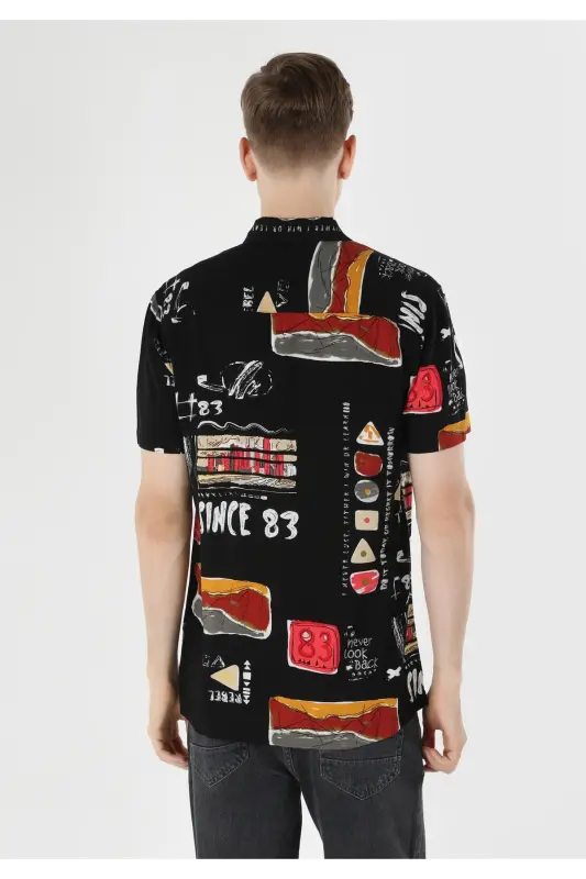 Men's black, short-sleeved, printed, regular fit shirt. - 2