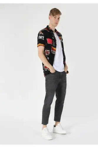 Men's black, short-sleeved, printed, regular fit shirt. - 3