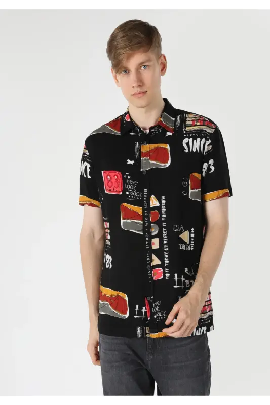 Men's black, short-sleeved, printed, regular fit shirt. - 4
