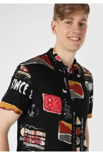 Men's black, short-sleeved, printed, regular fit shirt. - 5