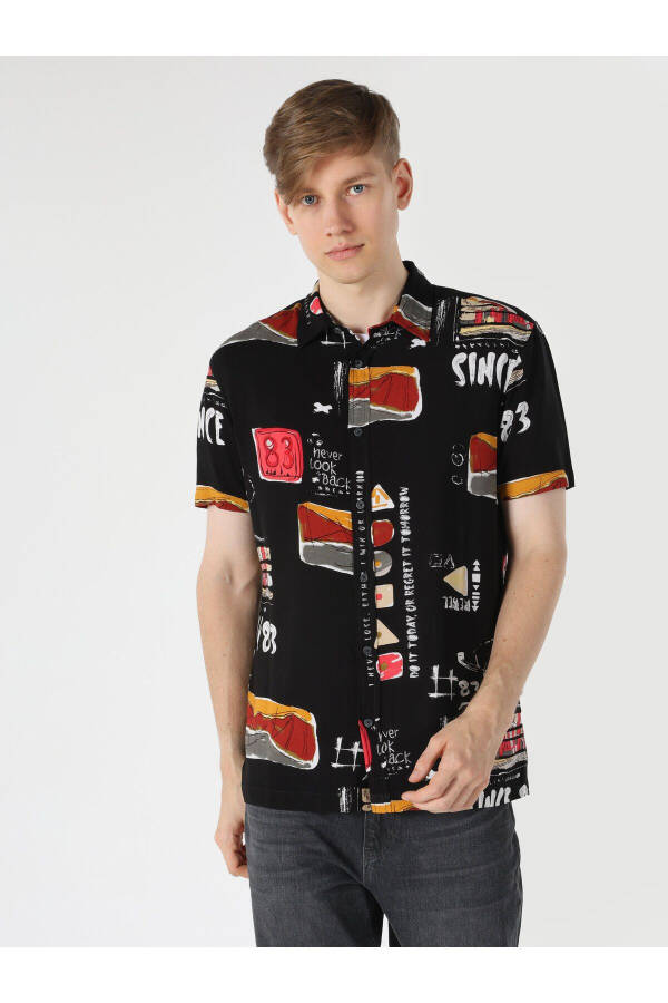 Men's black, short-sleeved, printed, regular fit shirt. - 4