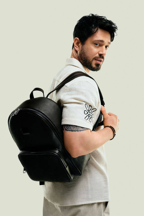 Men's Black Zippered Backpack - 7