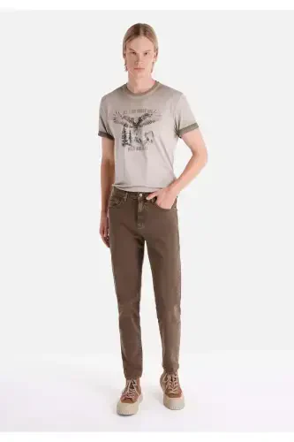Men's brown straight leg, mid rise, regular fit trousers. - 1