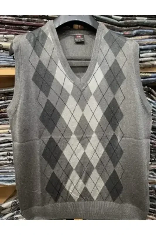 Men's Charcoal Gray Plaid Pattern V-Neck Fine Knit Vest-CHARCOAL GRAY - 1