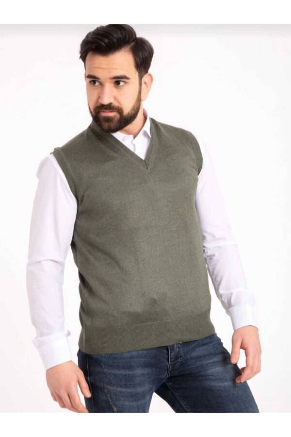 Men's checkered V-neck thin knit sweater - 1