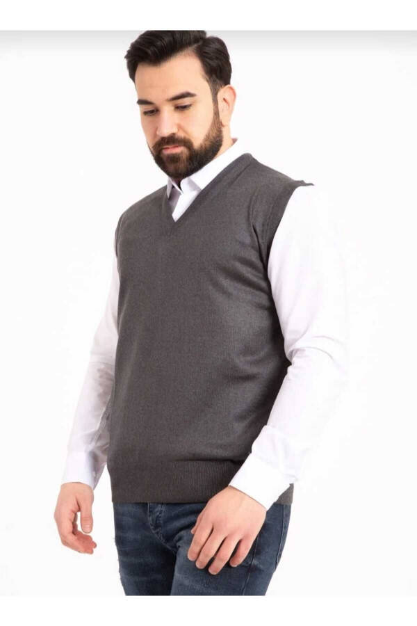 Men's checkered V-neck thin knit sweater - 2