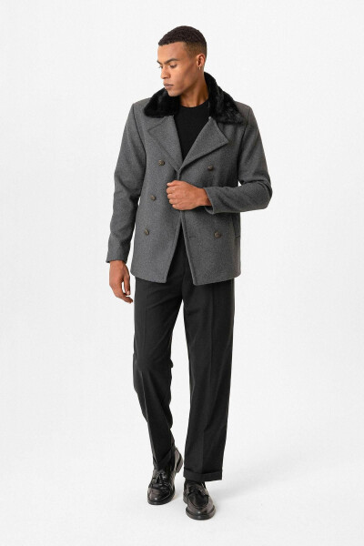 Men's coat with anthracite fur collar and double-breasted closure. - 4