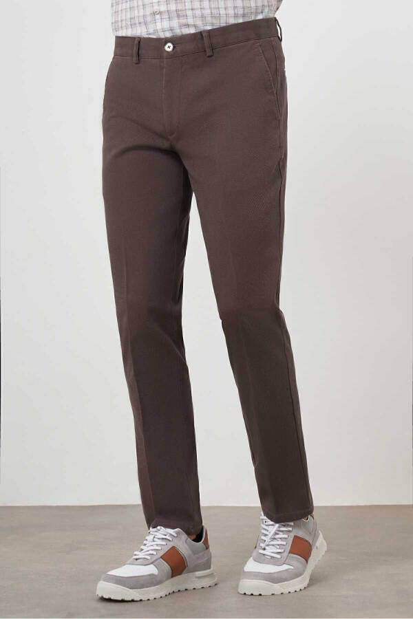 Men's COFFEE Cotton Side Pocket Dynamic Fit Chino Pants - 9