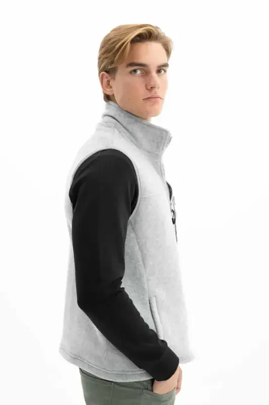 Men's Gray Winter Zipper Pocket Full Zipper Short Sleeve Regular Fit Vest K26424674201-Gray - 1