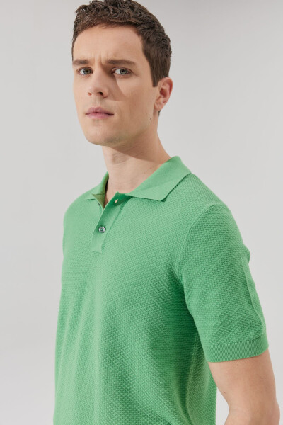 Men's Green Standard Fit Regular Fit Polo Collar %1 - 4