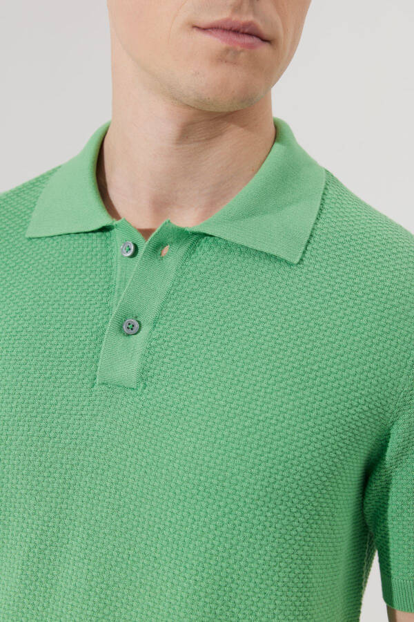 Men's Green Standard Fit Regular Fit Polo Collar %1 - 5