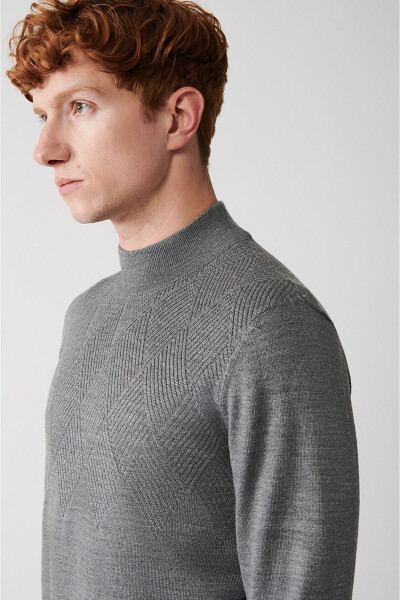 Men's Grey Knit Sweater - 7