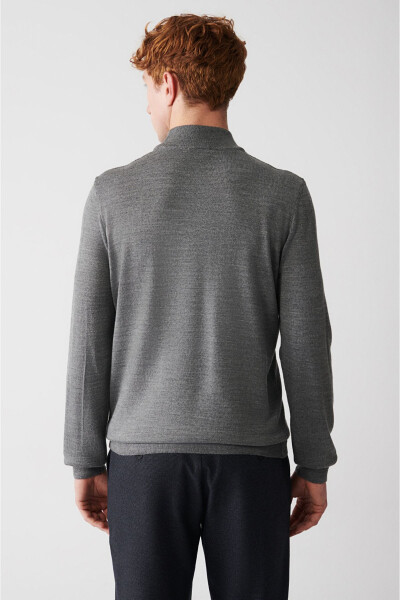 Men's Grey Knit Sweater - 9