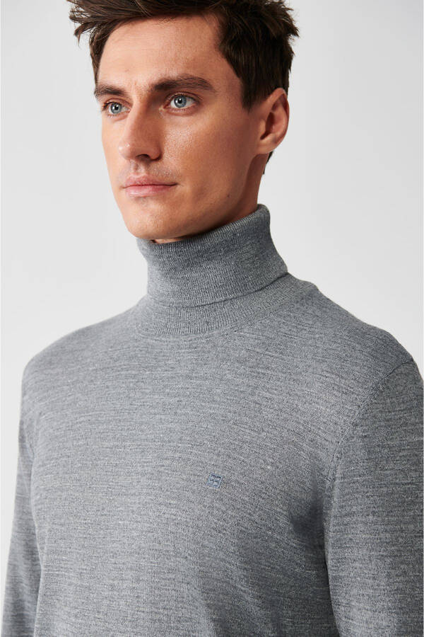 Men's Grey Knit Sweater - 7