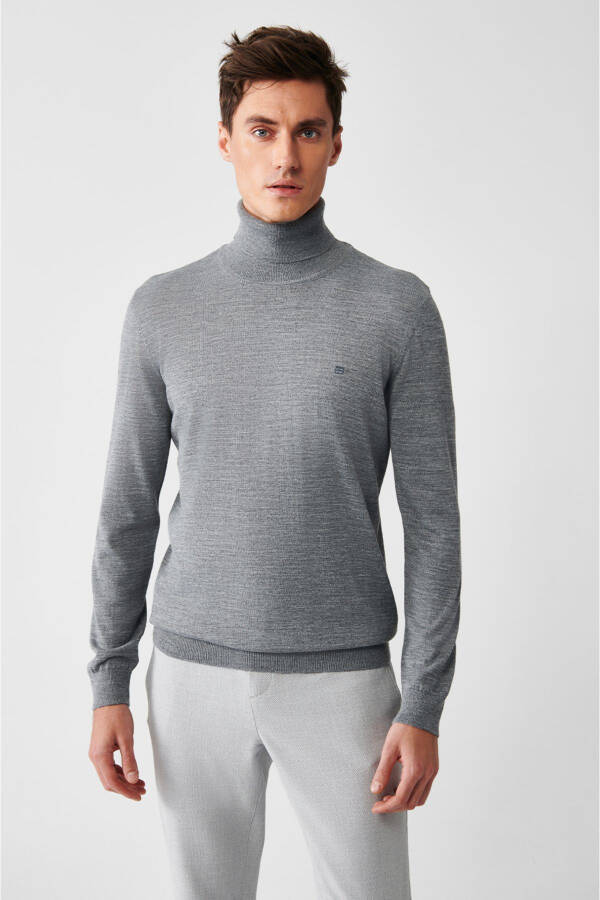 Men's Grey Knit Sweater - 8