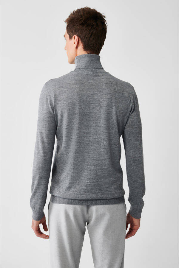 Men's Grey Knit Sweater - 9