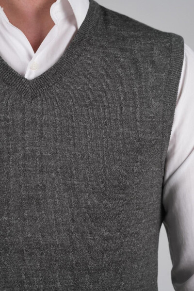 Men's Knit Sweater V-Neck Gray Color Elastic Waist Winter Woven Regular Fit - 3