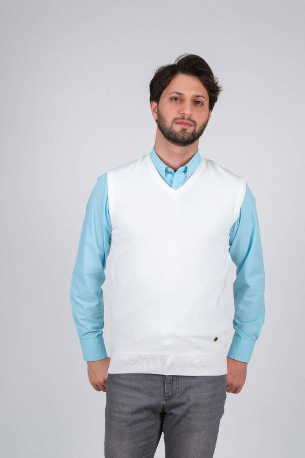 Men's Knit Sweater V-Neck White Color Elastic Waist Winter Woven Regular Fit - 1