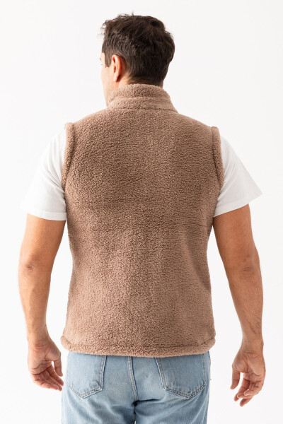 Men's light brown plush vest. - 5