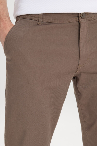 Men's Light Brown Slim Fit Narrow Cut Cotton Side Pocket Elastic Chino Pants - 13