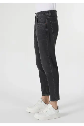 Men's low-rise, skinny fit blue jeans. - 5