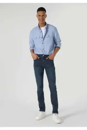 Men's low-rise, straight leg, blue jeans. - 1