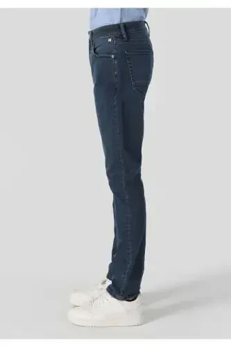 Men's low-rise, straight leg, blue jeans. - 3