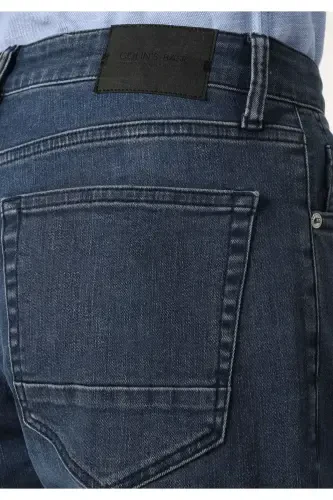 Men's low-rise, straight leg, blue jeans. - 6