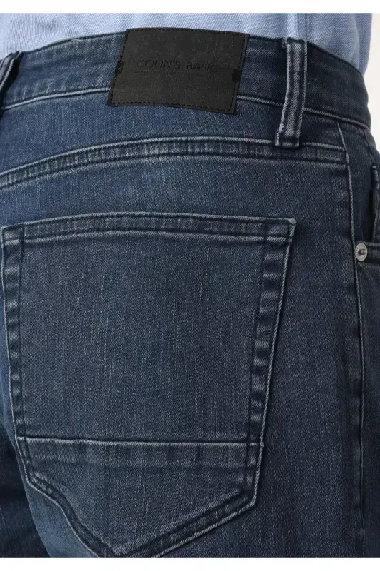 Men's low-rise, straight leg, blue jeans. - 6