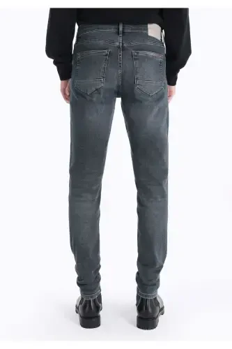 Men's low rise, straight leg, dark blue, slim fit 041 Danny pants. - COLIN’S (1)