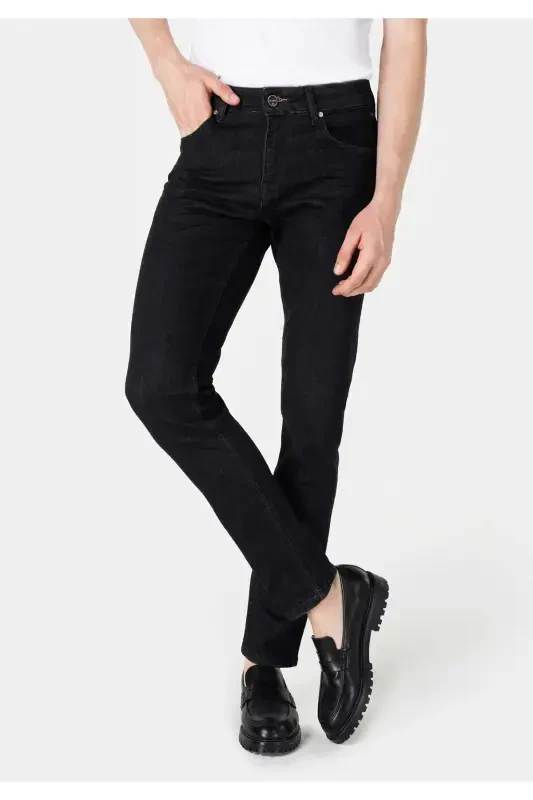 Men's low-rise straight leg jeans. - 4