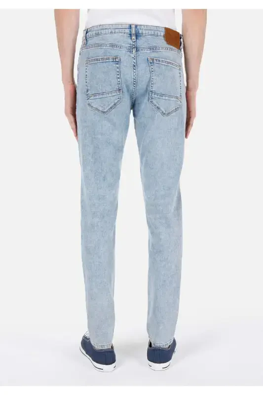 Men's low waist, straight leg, blue denim pants. - 2