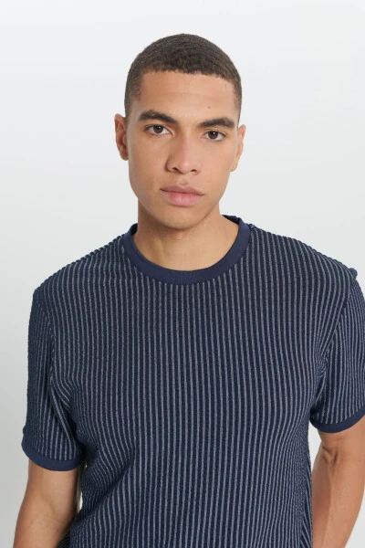 Men's Navy Comfort Fit Relaxed Fit Cotton Striped Crew Neck T-shirt - 4