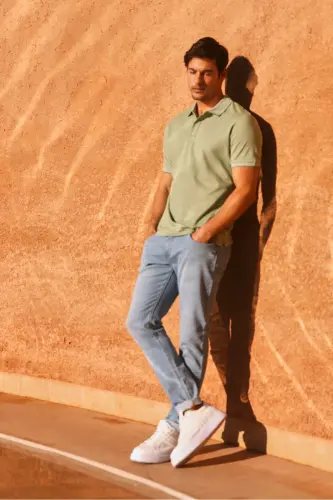 Men's No Shrink Cotton Fabric Slim Fit Narrow Cut Green Wrinkle-Free Polo Neck T-Shirt 